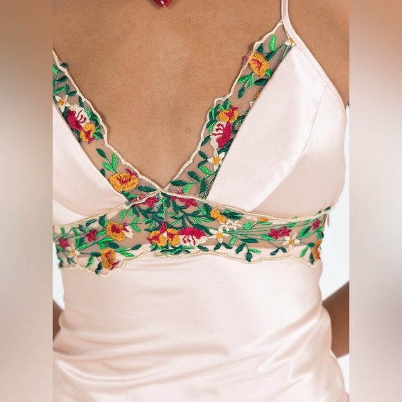 PRINCESS POLLY  SADELLE MAXI DRESS CHAMPAGNE DRESS Size 0 - Picture 5 of 16